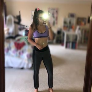 gray/ black lululemon capri yoga pants